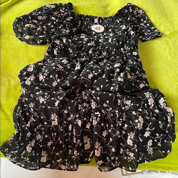 aovde Dresses & Skirts - Black Floral Dress